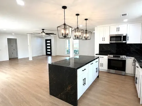 5642 Warm Springs Road Houston TX 77035