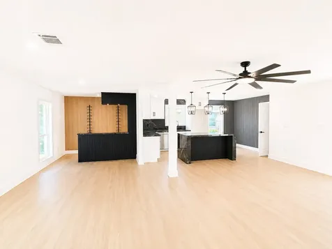 5642 Warm Springs Road Houston TX 77035