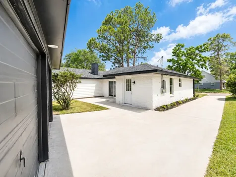5642 Warm Springs Road Houston TX 77035