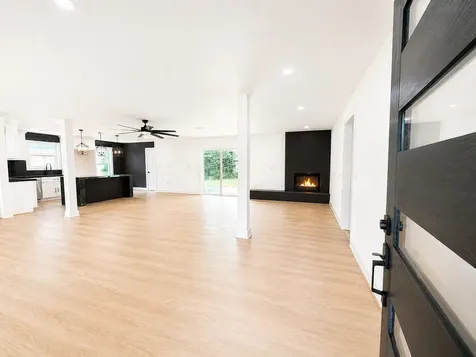 5642 Warm Springs Road Houston TX 77035