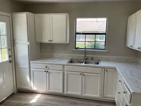 135 Huisache Street Lake Jackson TX 77566