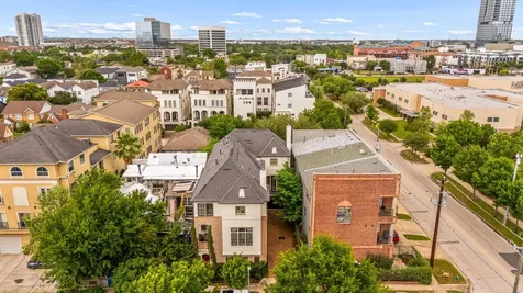 310 W Bell Street Houston TX 77019