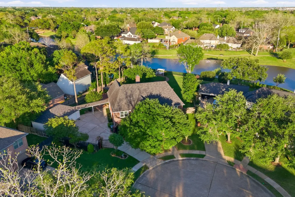 10 Burwick Street Sugar Land TX 77479