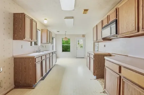15810 Pilgrim Hall Drive Friendswood TX 77546