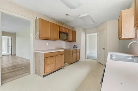 15810 Pilgrim Hall Drive Friendswood TX 77546