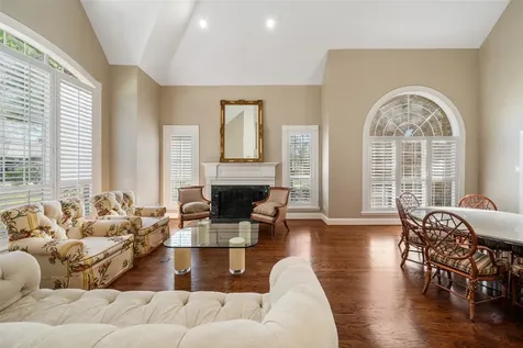 22 Royal Dalton Circle Conroe TX 77304