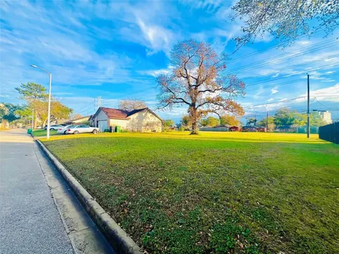 1115 Gardendale Drive Houston TX 77018