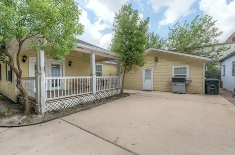 1535 W 25th Street Houston TX 77008