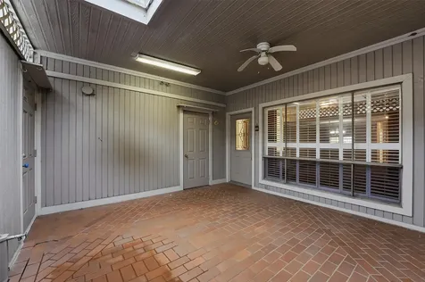 2232 S Piney Point Road 108 Houston TX 77063
