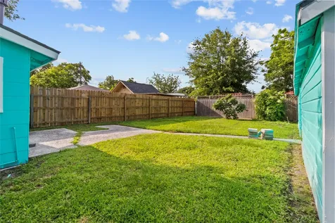 706 E Hunnicutt Street Baytown TX 77520