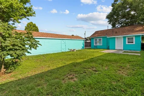 706 E Hunnicutt Street Baytown TX 77520