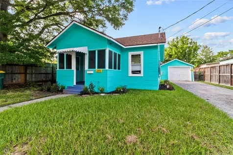706 E Hunnicutt Street Baytown TX 77520