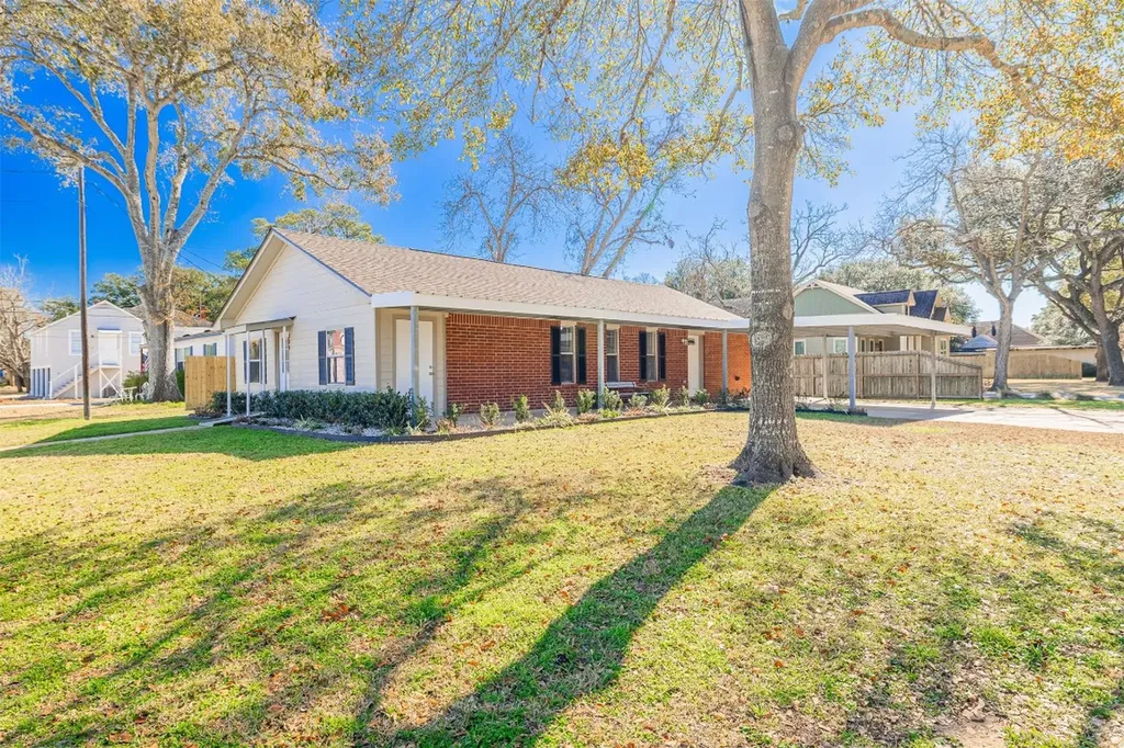 530 6th Street Sealy TX 77474