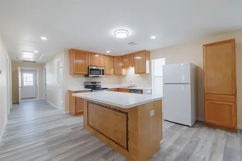 530 6th Street Sealy TX 77474