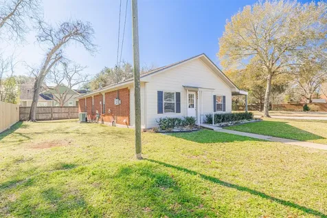 530 6th Street Sealy TX 77474
