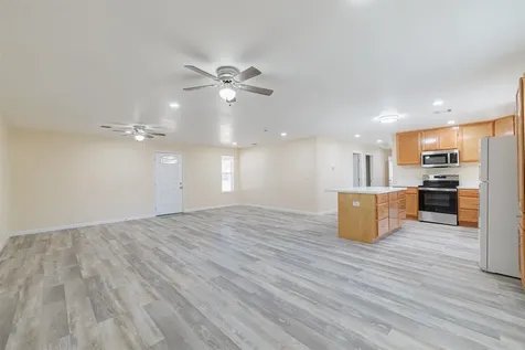 530 6th Street Sealy TX 77474
