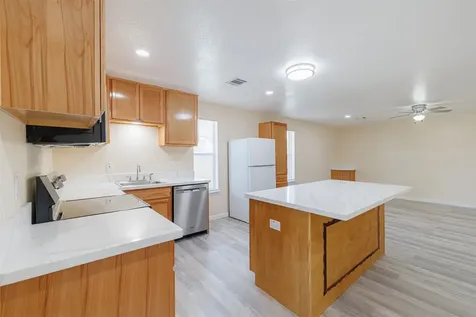 530 6th Street Sealy TX 77474