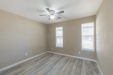 530 6th Street Sealy TX 77474