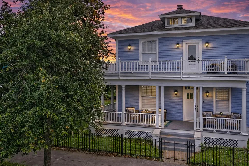 2415 Avenue O 1/2 Galveston TX 77550