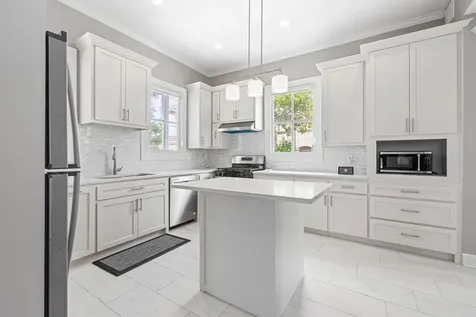 2415 Avenue O 1/2 Galveston TX 77550