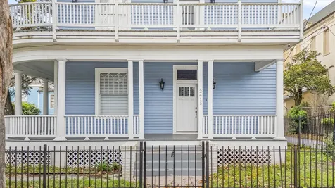 2415 Avenue O 1/2 Galveston TX 77550