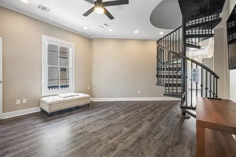 2415 Avenue O 1/2 Galveston TX 77550