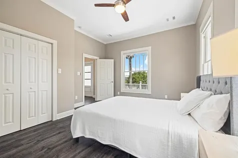 2415 Avenue O 1/2 Galveston TX 77550
