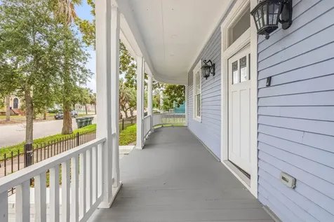 2415 Avenue O 1/2 Galveston TX 77550