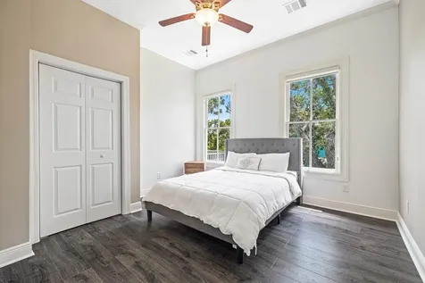 2415 Avenue O 1/2 Galveston TX 77550