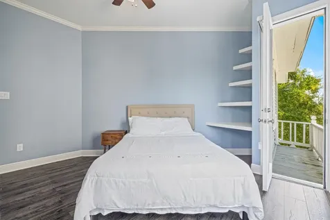 2415 Avenue O 1/2 Galveston TX 77550