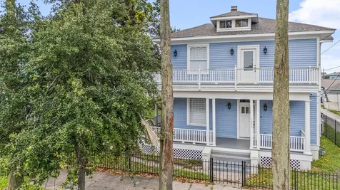 2415 Avenue O 1/2 Galveston TX 77550