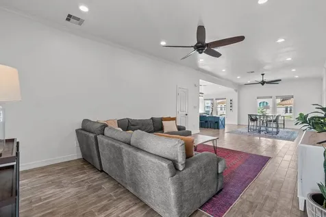 214 Sampan Drive Tiki Island TX 77554