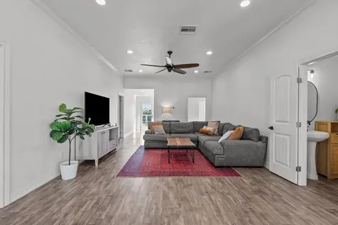 214 Sampan Drive Tiki Island TX 77554