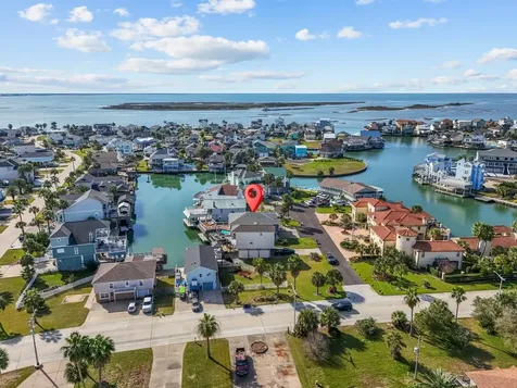 214 Sampan Drive Tiki Island TX 77554