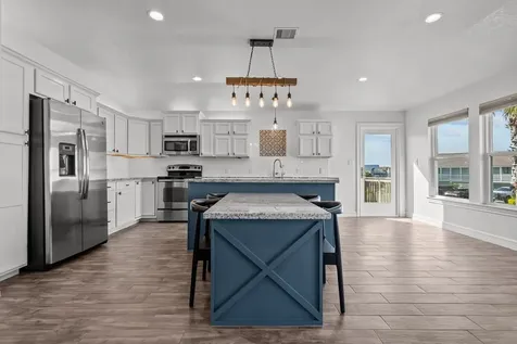 214 Sampan Drive Tiki Island TX 77554