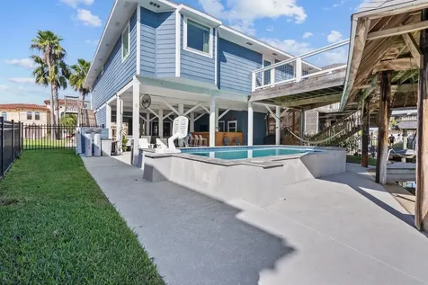 214 Sampan Drive Tiki Island TX 77554