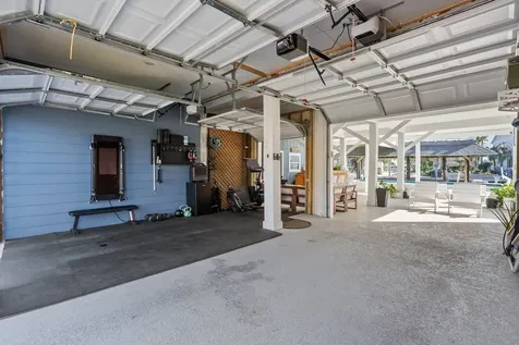 214 Sampan Drive Tiki Island TX 77554