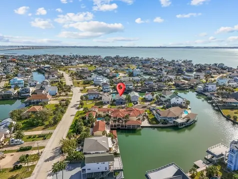214 Sampan Drive Tiki Island TX 77554