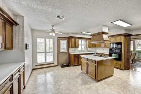 9943 Kemp Forest Drive Houston TX 77080