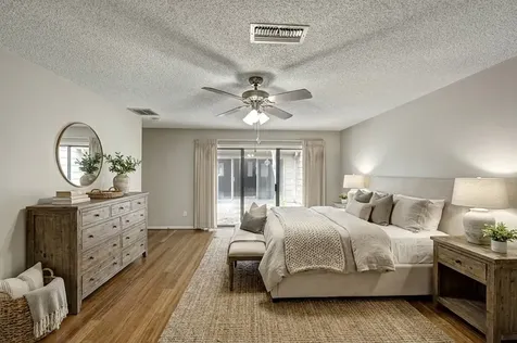 9943 Kemp Forest Drive Houston TX 77080