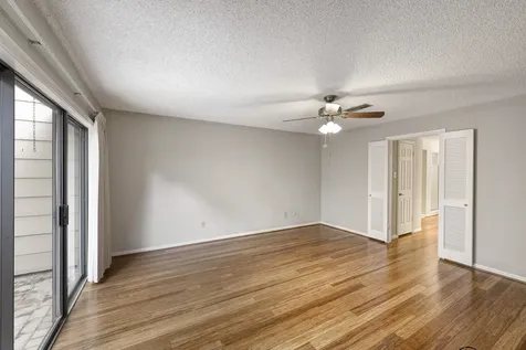 9943 Kemp Forest Drive Houston TX 77080