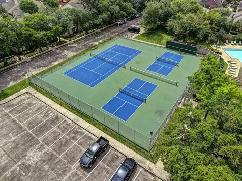 9943 Kemp Forest Drive Houston TX 77080
