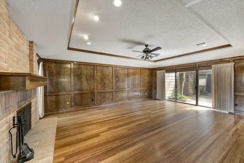 9943 Kemp Forest Drive Houston TX 77080
