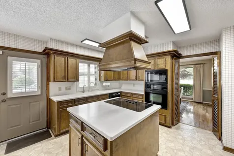 9943 Kemp Forest Drive Houston TX 77080