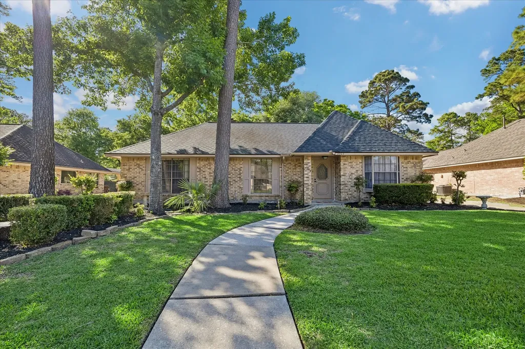 3903 Valley Haven Drive Houston TX 77339