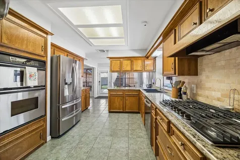 3903 Valley Haven Drive Houston TX 77339