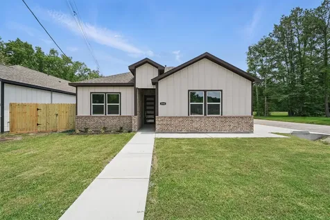 3500 Mcbride Street Dayton TX 77535