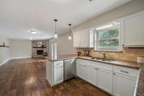 301 Mimosa Drive Hitchcock TX 77563