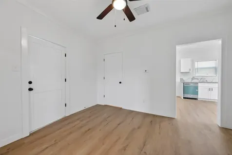 2202 Hutchins Street D Houston TX 77003