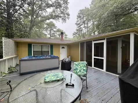 1014 W Wildwood Drive Village Mills TX 77663